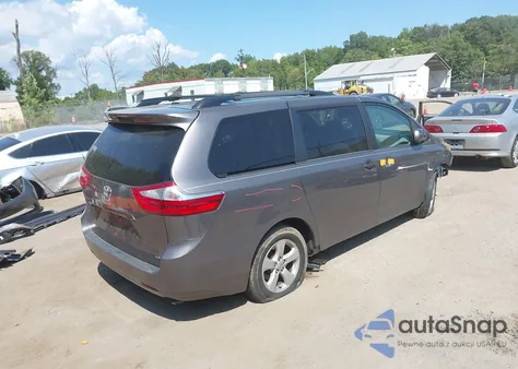 2016 Toyota Sienna Le 8 Passenger z USA, uszkodzony, nr VIN 5TDKK3DC5GS707921